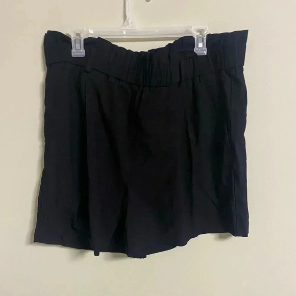 Ann Taylor Black Pull On Elastic Waist Shorts Pockets NWOT Pleated - Picture 2 of 6